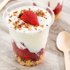 Biologicky odbouratelná kompostovatelná PLA čirý plastový kelímek s víkem